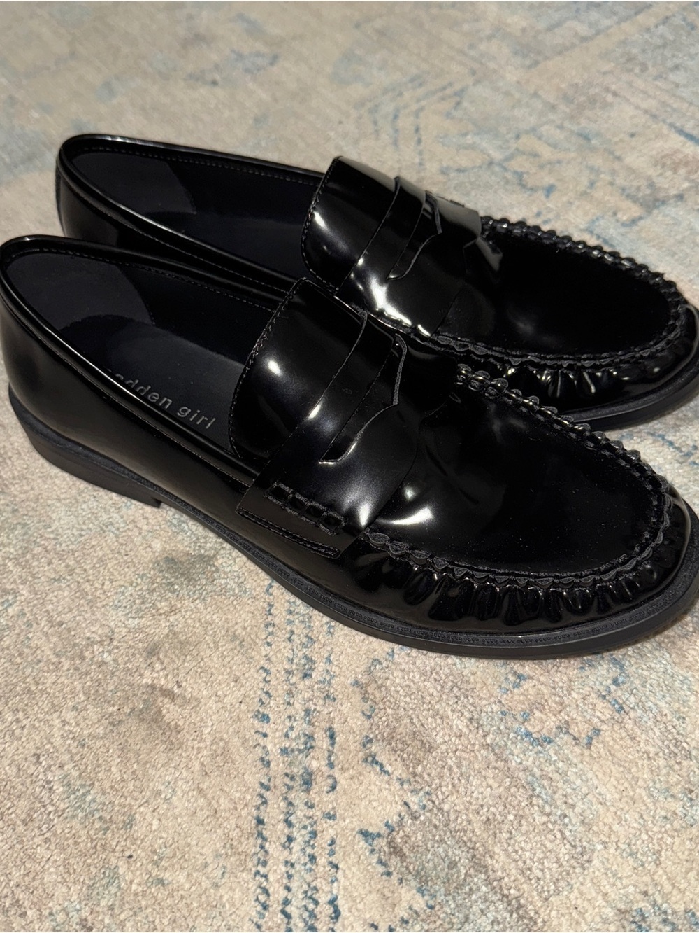 Madden Girl Women's Preppy Loafer Black 7.5